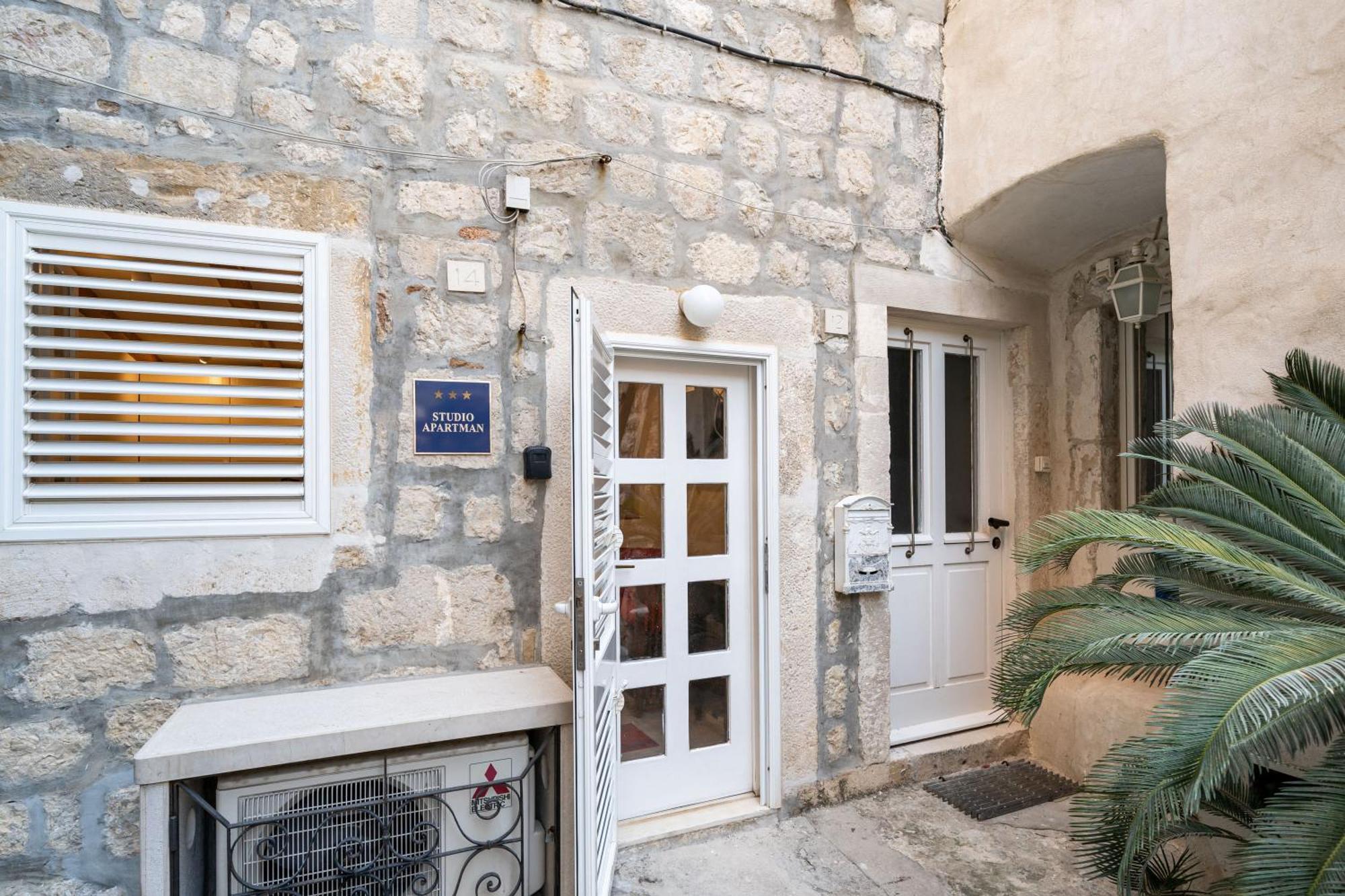 Lovely Holiday House Othello Next To The Buza Beach Dubrovnik Exterior foto